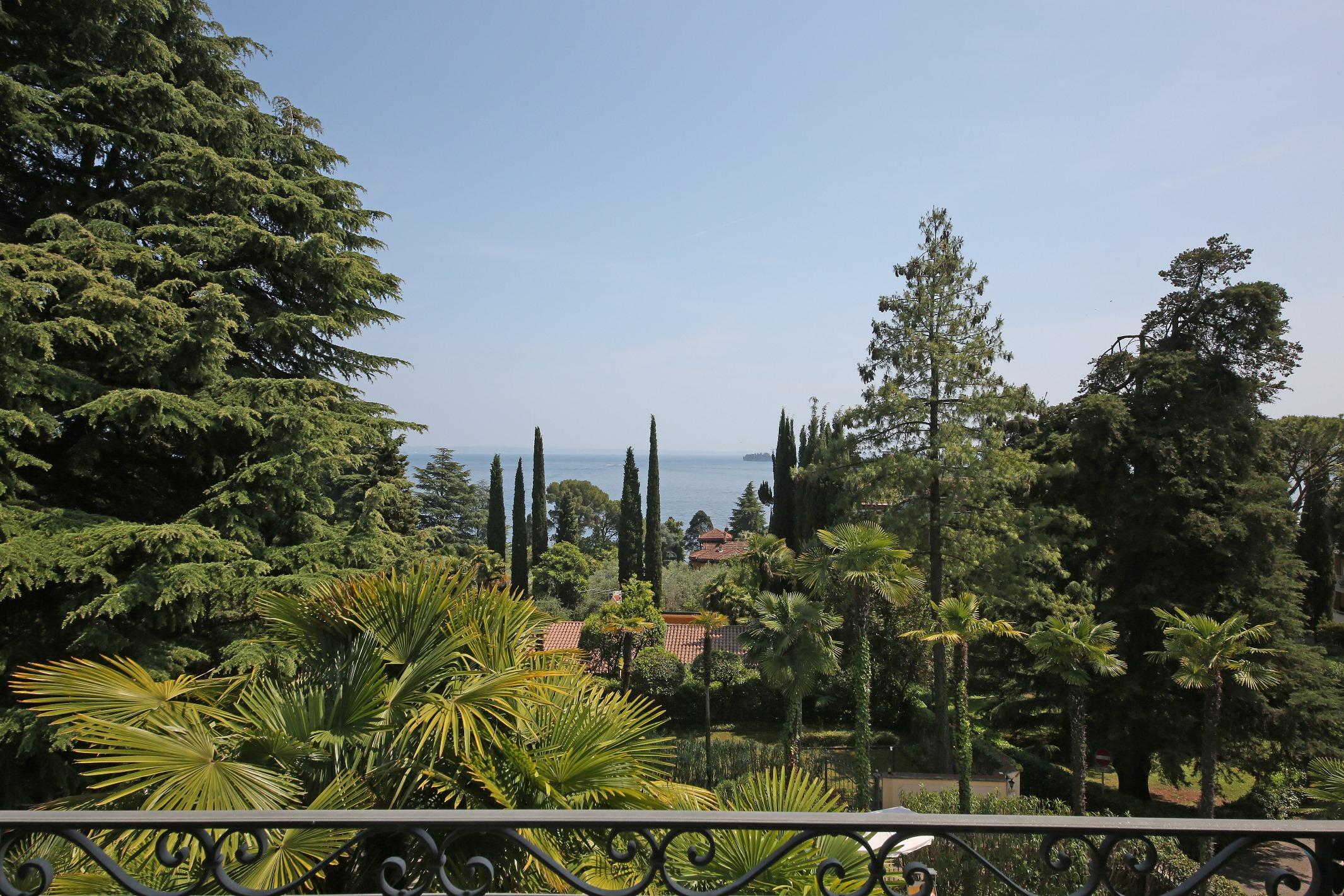 Hotel Sofia 4*