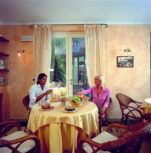 Hotel Sofia 4*